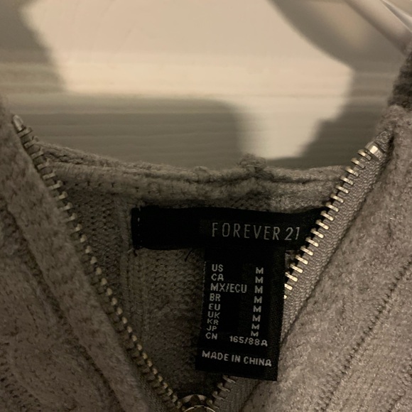 Gray sweater set - Picture 2 of 4